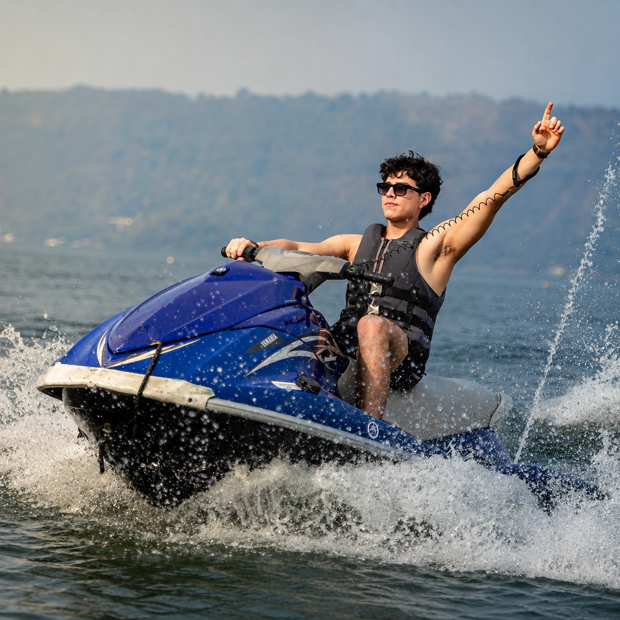 Jetski en el lago Coatepeque